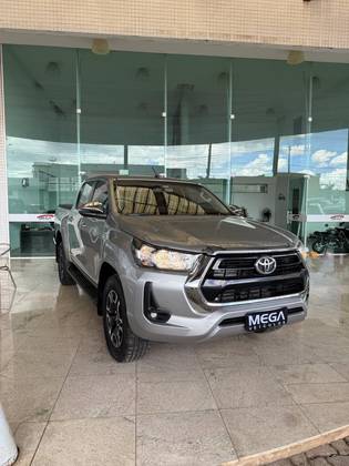 TOYOTA HILUX 2.8 D-4D TURBO DIESEL CD SRV 4X4 AUTOMÁTICO